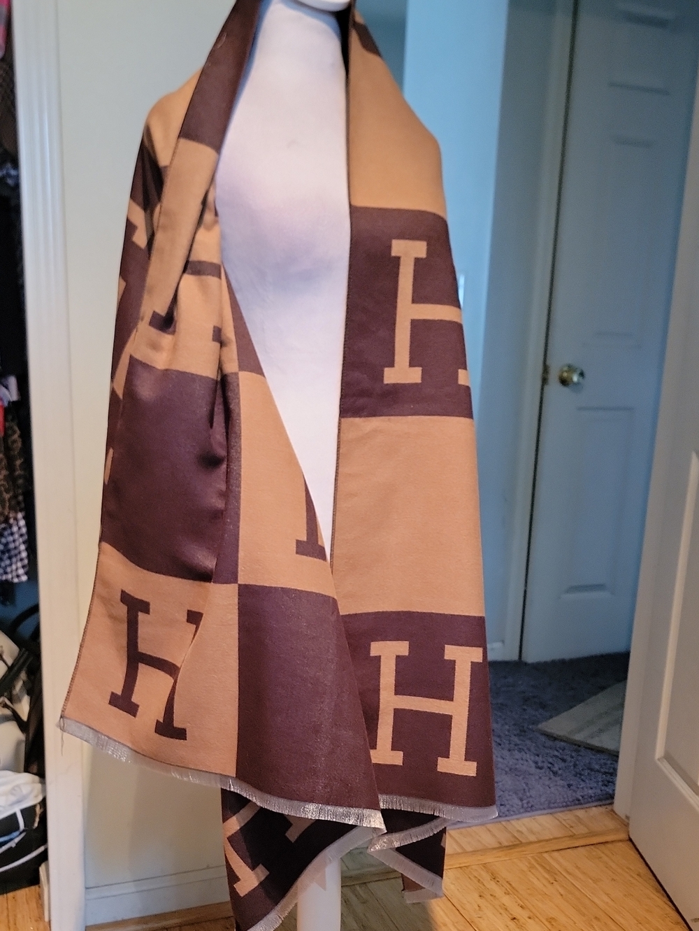 Luxury Two-Tone Brown H Logo Wrap